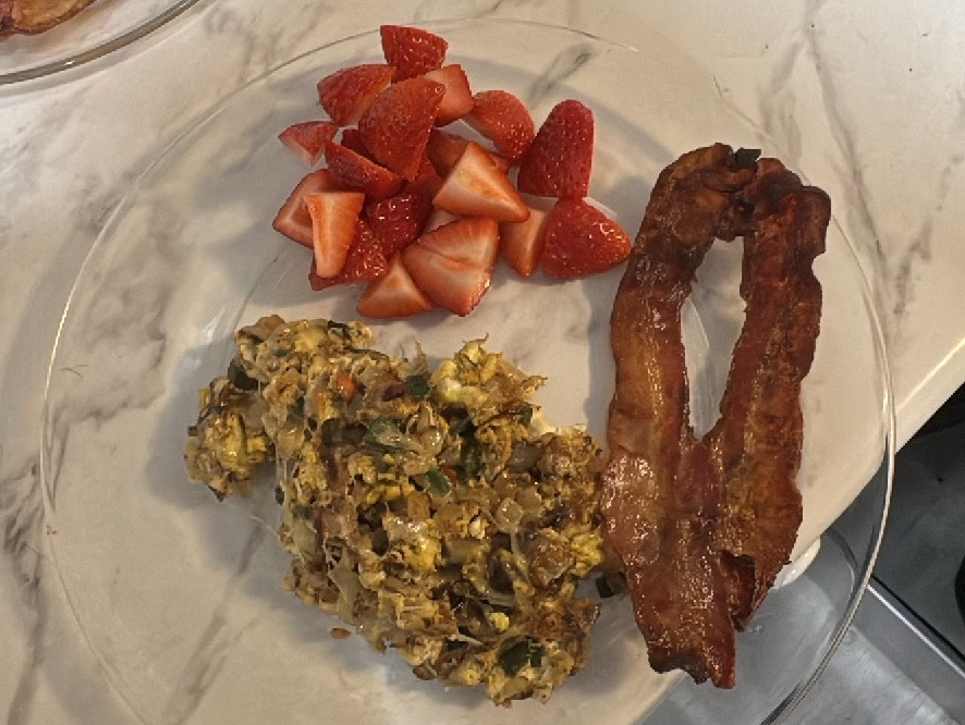 High protein breakfast - veggie scramble